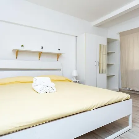 Adorno 3 - Affitti Brevi Italia *