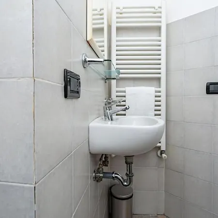 Apartment Adorno 3 - Affitti Brevi Italia *
